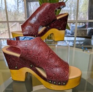 Dingo Burgundy Tooled Leather Wedges 9
